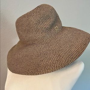 Luxury Eric Javits UPF 50+ Hampton Sun Hat